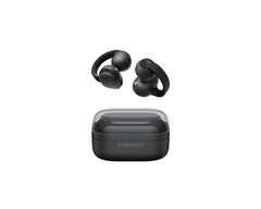 Los Galaxy Buds On se sujetan alrededor de la parte externa de la oreja y dejan abierto el canal auditivo.