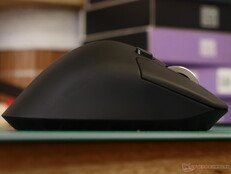 Keychron M6 en forma de joroba. 