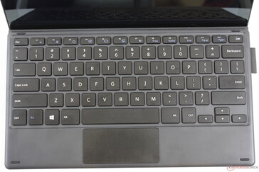 Diseño de teclado estándar sin opciones de retroiluminación