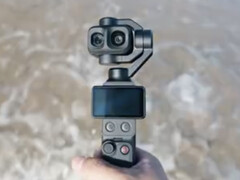 Un primer plano de la DJI Osmo Pocket 4P con sus dos objetivos de cámara.
