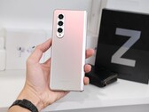El Galaxy Z Fold4 puede suponer una mayor desviación del Galaxy Z Fold3 de lo que este último era del Galaxy Z Fold2. (Fuente de la imagen: Thai Nguyen)