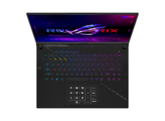 El trackpad del ASUS ROG Strix SCAR 16 hace las veces de teclado numérico. (Fuente: ASUS)