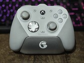 El GameSir GT7 Pro es un mando con muchas funciones que no le hará un agujero en el bolsillo (fuente de la imagen: Notebookcheck)