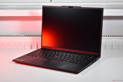 El Lenovo ThinkPad E14 Gen 7 AMD (fuente de la imagen: Benjamin Herzig)