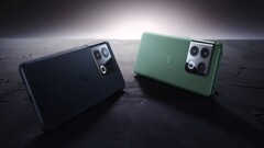 El OnePlus 10 Pro, lanzado en 2022, presentaba un módulo de cámara de forma cuadrada. (Fuente de la imagen: OnePlus)