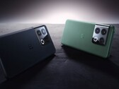 El OnePlus 10 Pro, lanzado en 2022, presentaba un módulo de cámara de forma cuadrada. (Fuente de la imagen: OnePlus)