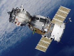 Imagen de un satélite ruso orbitando la Tierra. (Fuente de la imagen: WikiImages - Pixabay)