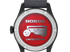 La edición limitada Seiko 5 Sports Field x Honda Motocompo