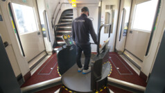 Ascensor para sillas de ruedas en el TGV M
