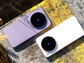 En una prueba comparativa entre el compacto Vivo X300 y el Samsung Galaxy S25 Ultra, este último no sale bien parado. (Fuente de la imagen: Weibo)
