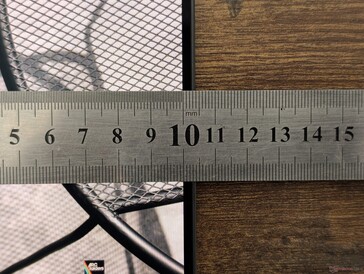 InfinityEdge es ahora aún más delgado este año y con un 33 por ciento menos de consumo de energía OLED