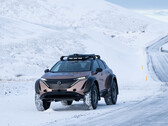 Una versión trucada del Ariya EV de Nissan se está utilizando en una gélida expedición del Polo al Polo. (Fuente de la imagen: NIssan)