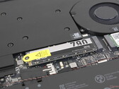 El SSD se sitúa junto al refrigerador de la cámara de vapor y el ventilador en el Blade 16