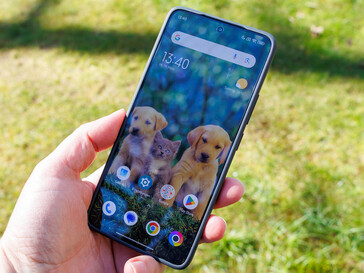 Poco F7 Ultra en exteriores