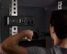 Un hombre utiliza el Gym Nano