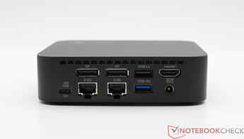 Trasera: USB TypeC 40Gbps con DisplayPort, 2x LAN 2.5G, 2x DisplayPort, USB 2.0, USB TypeA 10Gbps HDMI, entrada de CC