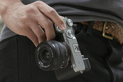 La Sony A7C original es una cámara compacta muy capaz, pero todavía le vendría bien una actualización. (Fuente de la imagen: Sony)