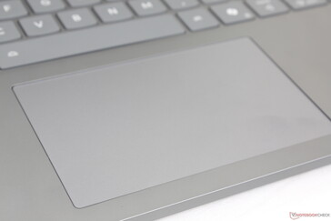 El clickpad tiene vibración háptica al pulsarlo, a diferencia de la mayoría de portátiles