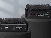 El mini PC Topton X4H-XL cuenta con dos puertos ópticos SFP+ de 10 gigabits. (Fuente de la imagen: Liliputing)