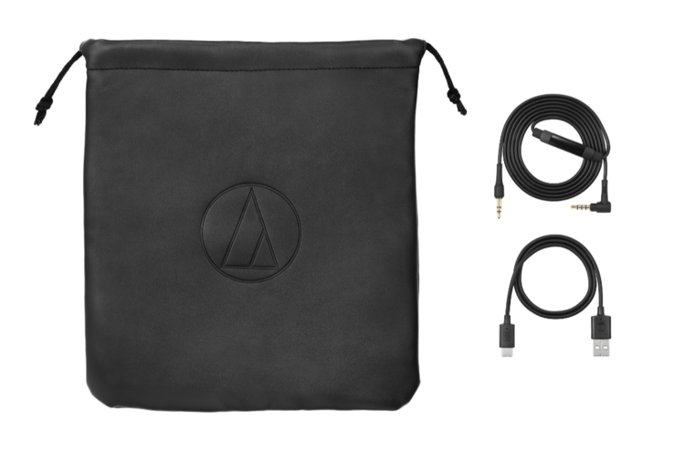 Los Audio-Technica ATH-AL5NC incluyen una funda de transporte, un cable de carga y un cable de audio.