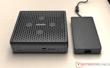 Zotac Zbox Magnus EN374070 con fuente de alimentación (19,5 V; 16,9 A)