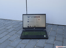 El HP Gaming 16 en la sombra