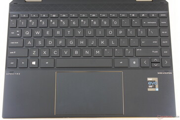 La disposición del teclado es similar a la reciente serie Envy. La tecla de acceso directo del Centro de Comando, cerca del botón de encendido, es útil, pero no personalizable