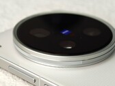 Al parecer, un zoom continuo también está en la lista de tareas pendientes para el desarrollo del Vivo X300 Ultra. (Imagen: Weibo)