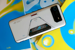 El ROG Phone 6D probablemente compartirá chasis con sus hermanos. (Fuente: Digital Trends)