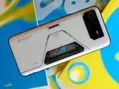 El ROG Phone 6D probablemente compartirá chasis con sus hermanos. (Fuente: Digital Trends)