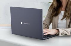La imagen es una imagen oficial de marketing del portátil Dynabook Portege X30L de la generación anterior.