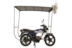 La motocicleta propulsada por energía eólica/solar. (Fuente de la imagen: YongLE Risheng)