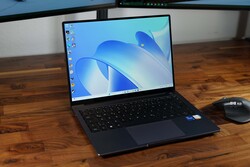 Huawei MateBook 14 en gris espacial