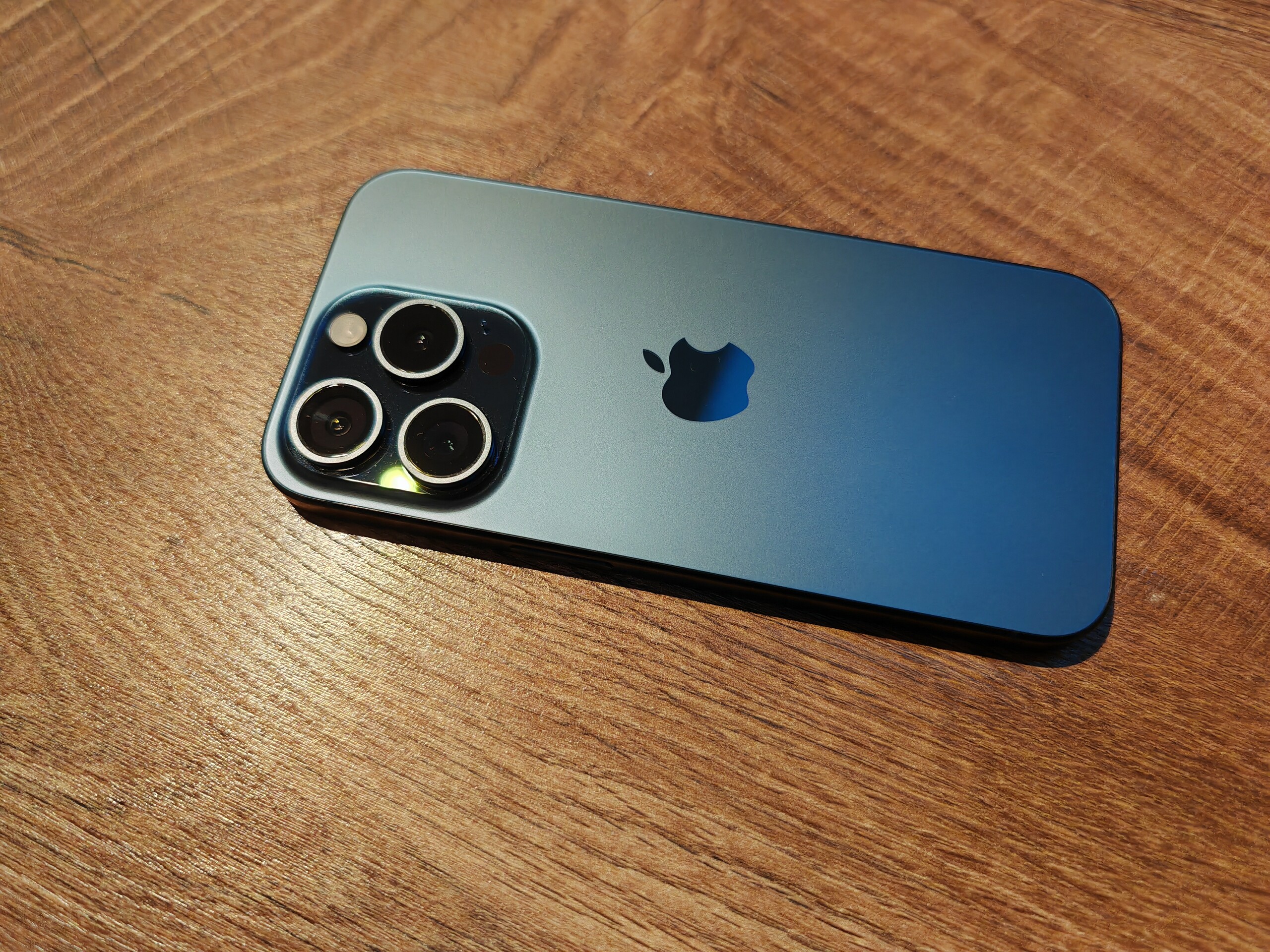 Apple análisis del smartphone iPhone 15 Pro: ¿un teléfono de gama alta como  sustituto de la PlayStation? -  Analisis