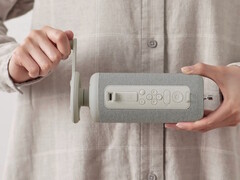 El Crankspeaker todo en uno de Rhythm no necesita alimentación externa para hacer funcionar su powerbank, radio, luces y altavoz inalámbrico. (Fuente de la imagen: Rhythm)