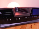 Un dev kit de PS5 ha llegado finalmente a manos de un YouTuber. (Fuente de la imagen: Macho Nacho Productions)