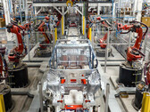 Montaje del chasis del Cybertruck RC1 (imagen: Tesla)