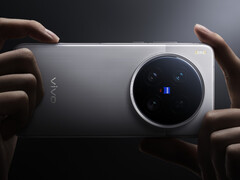 Al ISOCELL HPB se unirá un Sony LYT-828 en ambos modelos, X200 Ultra en la imagen. (Fuente de la imagen: Vivo)