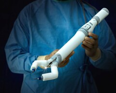 Cirujanos en tierra controlaron con éxito a distancia el robot quirúrgico SpaceMIRA de medio kilo en la ISS. (Fuente: Virtual Incision)