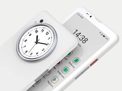 La BigMe HiBreak Dual tiene una pantalla de tinta electrónica en color en la parte delantera y una pantalla LCD en color en la parte trasera.