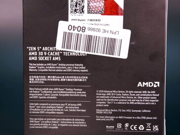 Imagen que muestra la parte posterior de la caja recibida por el autor de Hardware Busters. (Fuente de la imagen: Hardware Busters)