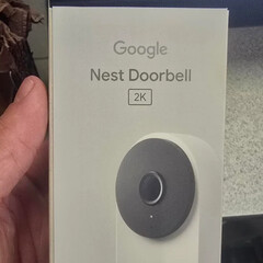 El próximo timbre Nest Doorbell probablemente estará disponible en más de la única opción de color Snow que se muestra aquí. (Fuente de la imagen: u/one2zerojigawat)