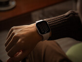 El Redmi Watch 6 se lanzó en China a un precio de unos 54 dólares. En la imagen: una foto promocional del smartwatch. (Fuente de la imagen: Xiaomi)