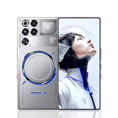 RedMagic 11 Pro edición transparente blanco/plata (Fuente de la imagen: Nubia)