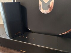 Las proporciones reflejan el rendimiento del audio: graves potentes, pero sonido envolvente menos convincente (Fuente de la imagen: Notebookcheck)