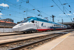 El NextGen Acela con un coche motor y un cuarto bogie en la variante Jacobs. (Fuente de la imagen: Amtrak)