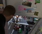 Jason buscando algo de beber en la nevera en GTA 6.