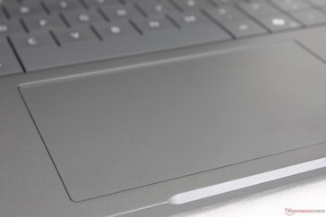 El suave clickpad es estupendo para controlar el cursor, pero algunos pueden preferir una respuesta más firme y con más clics