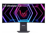 El UltraGear OLED 39GS95QE tiene una modesta curvatura de 800R. (Fuente de la imagen: LG)