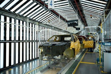 La producción del Aygo X Híbrido está comenzando en la planta de Toyota en Kolin (TMMCZ). La planta se prepara para fabricar su primer BEV a partir de 2026. (Fuente de la imagen: Toyota).